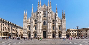 Milano, Kuzey İtalya'da bulunan Lombardiya bölgesinde kendi ismini taşıyan Milano ilinde bulunan bir şehir ve bir komündür.